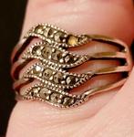 Mooie ring met veel kleine glimmende steentjes, Ophalen of Verzenden, Zo goed als nieuw, Dame, Zilver