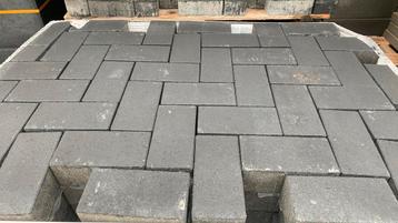 BKK 8cm machinaal antraciet klein facet B-keus 2e keus 75m2 beschikbaar voor biedingen