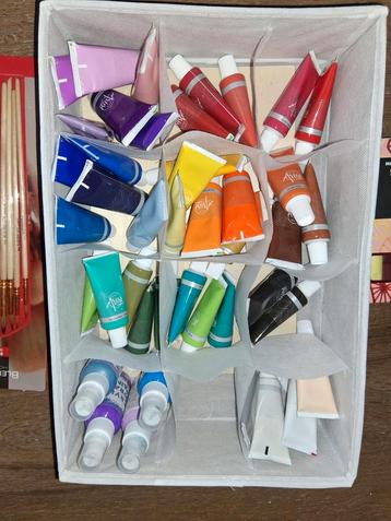Acrylverf, Penselen, Spray & Markers - Schilderset beschikbaar voor biedingen