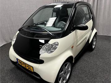 Smart Fortwo coupé 0.7 pure 37 | Automaat | zeer nette staa beschikbaar voor biedingen