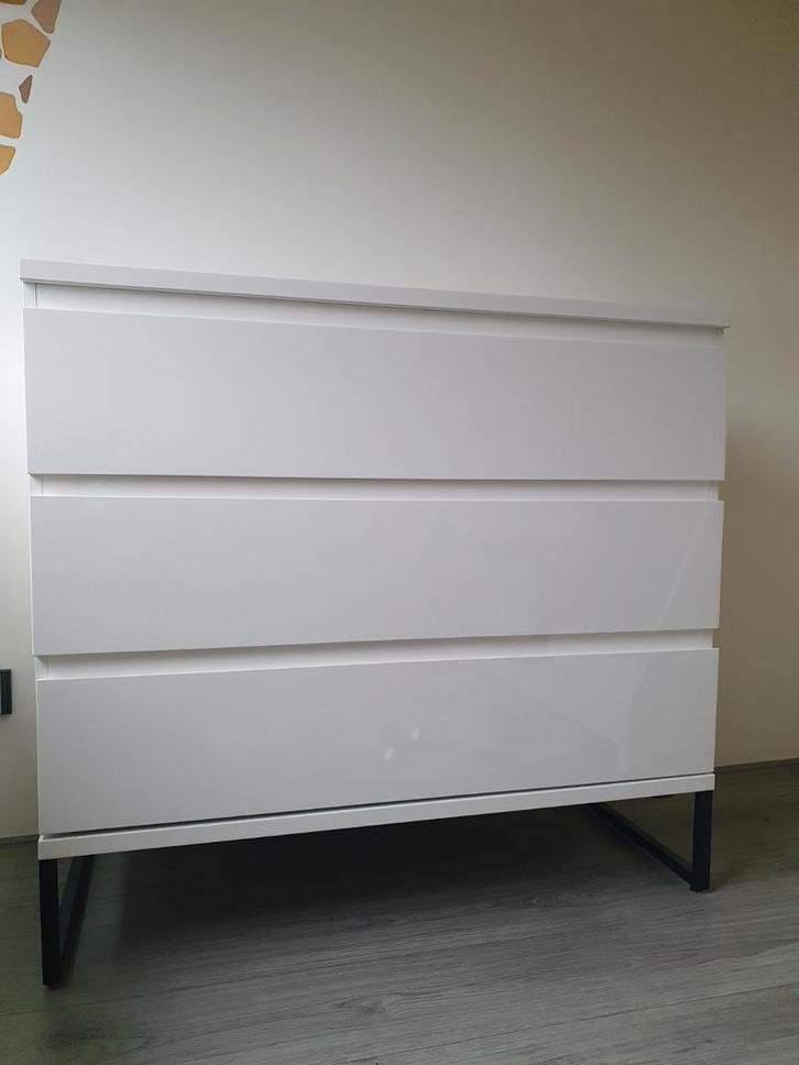 Interbaby commode en ledikant in hoogglans wit, Kinderen en Baby's, Kinderkamer | Commodes en Kasten, Zo goed als nieuw, Commode