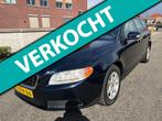 Volvo V70 2.5T Momentum AUT /Airco/Cruise/LMV/Elek. Pakket, Zwart, Blauw, 2521 cc, 1567 kg