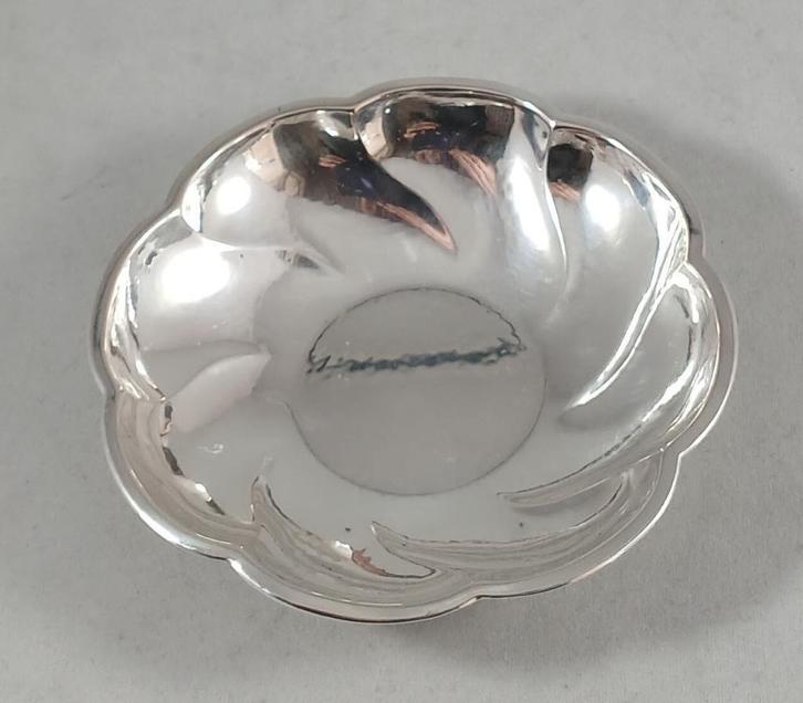 Pastille bakje gelobd antiek 830 zilver, Antiek en Kunst, Antiek | Goud en Zilver, Zilver, Ophalen of Verzenden