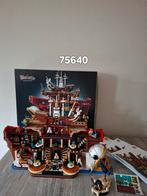 Lego 75640 Het Drijvende Restaurant - Compleet met Boekjes, Ophalen of Verzenden, Zo goed als nieuw, Complete set, Lego