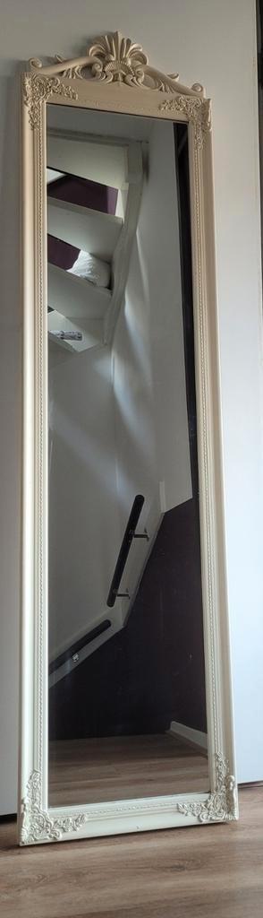 Barok spiegel beschikbaar voor biedingen