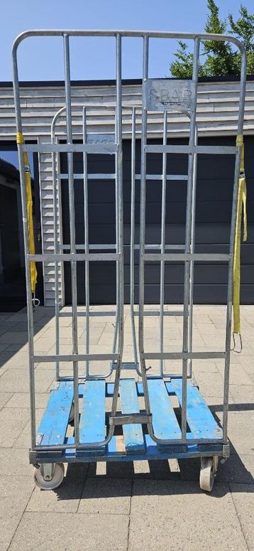 9 Rolcontainers in perfecte staat !!! beschikbaar voor biedingen