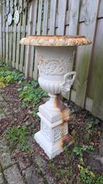 Set gietijzeren antieke tuinvazen op sokkel 1 meter hoog, Ophalen