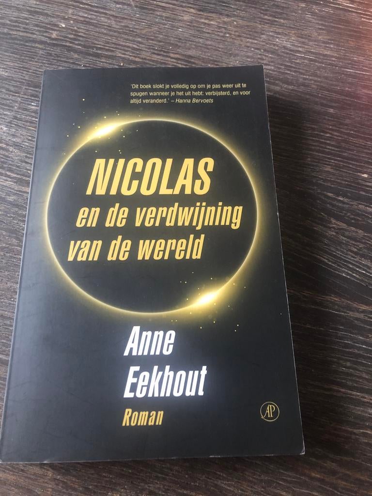 Nicolas en de verdwijning van de wereld, Boeken, Ophalen of Verzenden, Gelezen, Nederland