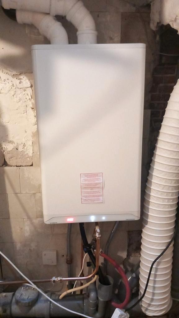 ERKEND CV-MONTEUR STORINGEN /ONDERHOUD VAN DIVERSE CV-KETELS, Diensten en Vakmensen, Loodgieters en Installateurs, Installatie