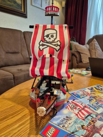 LEGO LOT (12) Pirates 7070,7071,7072,7075 beschikbaar voor biedingen
