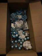 Kerstballen en kerstboom bloemen en vlinders blauw en wit, Ophalen of Verzenden, Gebruikt