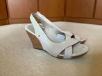 Ugg dames sandalen met plateauzool, 38. Hak 10cm., Kleding | Dames, Schoenen, UGG, Overige kleuren, Zo goed als nieuw, Sandalen of Muiltjes