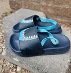 Als nieuwe Slippers blauw maat 24 / 25 nieuw  (6), Ophalen, Nieuw, Jongetje