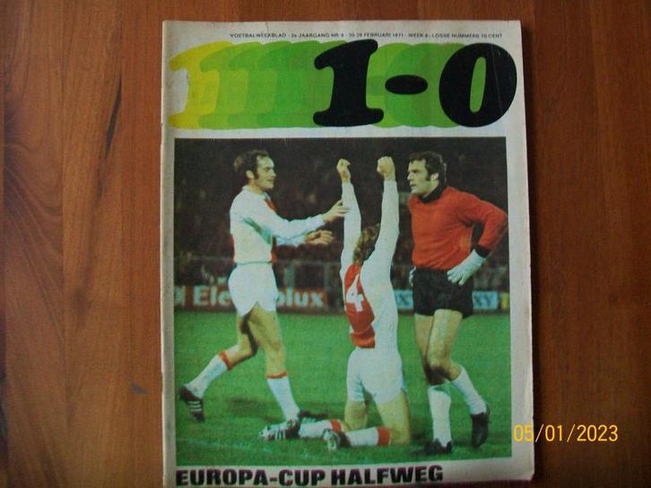 1-0 nummer 9 - 1971 ( Feyenoord, Ajax, Fotogalerij), Verzamelen, Sportartikelen en Voetbal, Zo goed als nieuw, Boek of Tijdschrift