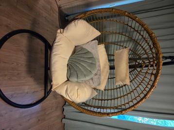 Hangstoel  beschikbaar voor biedingen