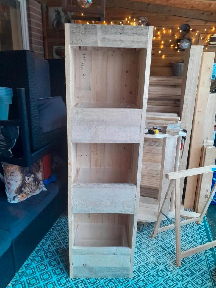 Kast met bakken voor poetsspullen of voer, Dieren en Toebehoren, Paarden en Pony's | Overige Paardenspullen, Nieuw, Ophalen