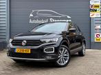 Volkswagen T-Roc 1.5 TSI Sport | Camera | Carplay| LED | 18", 4 cilinders, Leder en Stof, Zwart, Origineel Nederlands