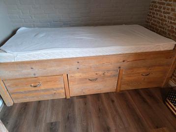 STOER STEIGERHOUTEN SLAAPKAMER beschikbaar voor biedingen