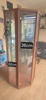Houten vitrinekast met licht, Huis en Inrichting, Kasten | Vitrinekasten, Met deur(en), Glas, Zo goed als nieuw, 150 tot 200 cm