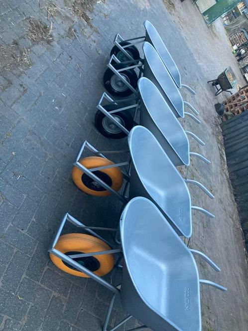 Kruiwagens groot en klein en steenkruiwagens en losse wielen, Tuin en Terras, Kruiwagens, Zo goed als nieuw, Handmatig, Eenwielig