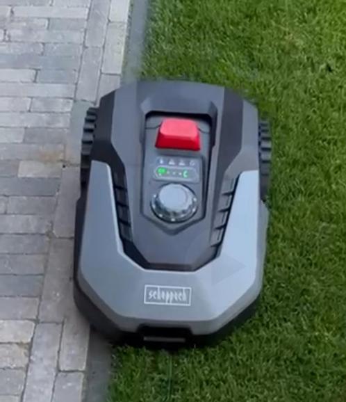 Robotmaaier Sheppach (1 jaar oud), Tuin en Terras, Robotmaaiers, Zo goed als nieuw, Ophalen