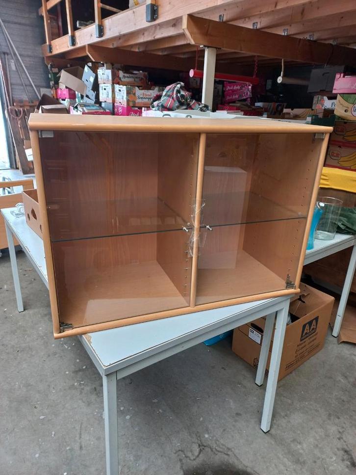 Vitrinekastje met glazen deuren, Huis en Inrichting, Kasten | Vitrinekasten, Gebruikt, 100 tot 150 cm, 50 tot 100 cm, 25 tot 50 cm