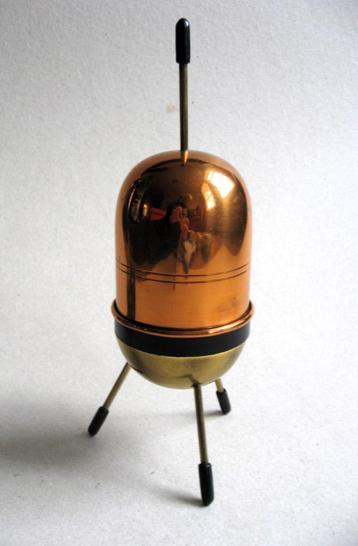 Retro Space Age Sputnik sigarettenhouder jaren 60 beschikbaar voor biedingen