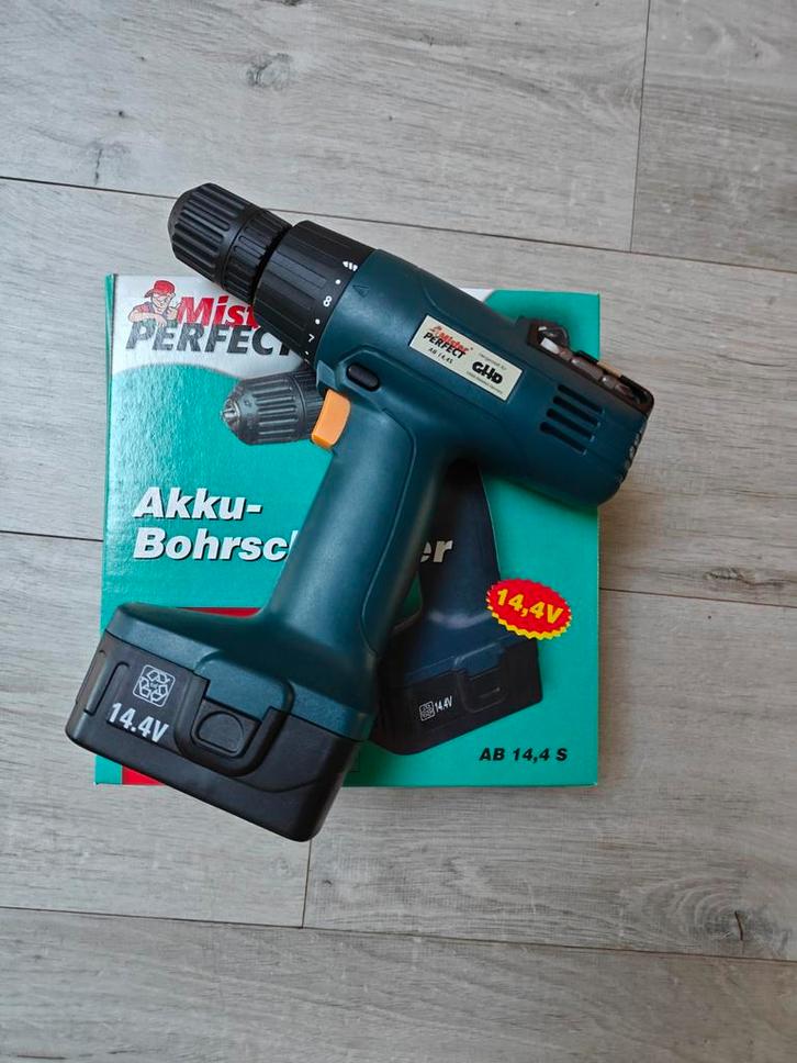 Accuboormachine - Nieuw!, Doe-het-zelf en Verbouw, Gereedschap | Boormachines, Nieuw, Boor- en Schroefmachine, Minder dan 400 watt