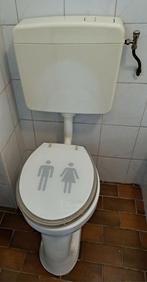 WC Verhoogd toilet met reservoir en bril, Doe-het-zelf en Verbouw, Sanitair, Ophalen, Zo goed als nieuw, Toilet