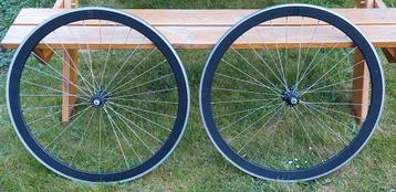 H plus Son SL42 wielset beschikbaar voor biedingen