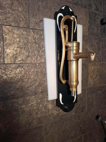 Antieke Koperen handwaterpomp  beschikbaar voor biedingen