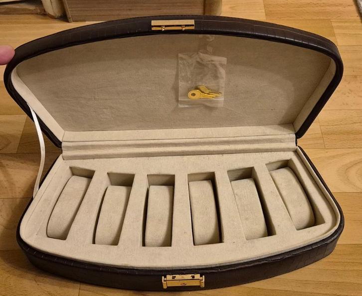 Luxe horlogedoos (horlogebox)., Sieraden, Tassen en Uiterlijk, Beautycases, Nieuw, Hardcase, Bruin, Met slot, Ophalen of Verzenden