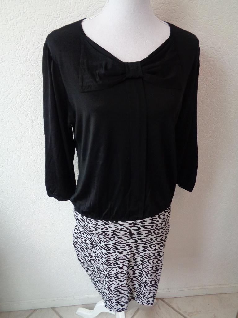 juffrouw janssen valt als maat M/L oksel tot oksel 52 cm, Maat 38/40 (M), Ophalen of Verzenden, Zo goed als nieuw, Juffrouw Jansen