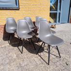 2, 4 of 6 Vitra DSW eetkamerstoelen grijs, Ophalen, Zo goed als nieuw, Grijs, Vijf, Zes of meer stoelen