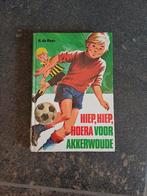 Hiep, hiep, hoera voor Akkerwoude, Ophalen of Verzenden, Gelezen, Hotze de Roos, Fictie algemeen