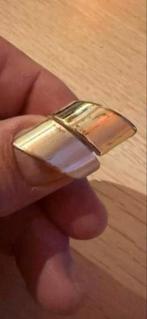 Goudkleurige Ring - Moderne Stijl maat 19, Sieraden, Tassen en Uiterlijk, Ringen, Ophalen, 19 tot 20, Zo goed als nieuw, Dame of Heer