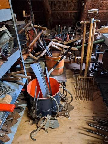 Diverse gereedschappen beschikbaar voor biedingen