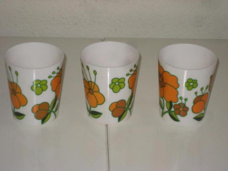 Retro Tefal bekers oranje/groene bloemen 3 stuks  zeldzaam, Caravans en Kamperen, Kampeeraccessoires, Zo goed als nieuw, Ophalen of Verzenden