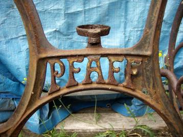 Pfaff naaimachine onderstel beschikbaar voor biedingen