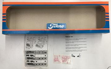 Doos. Tekno 1:50 36x11x7 cm + set spiegels. Volvo. Scania .  beschikbaar voor biedingen
