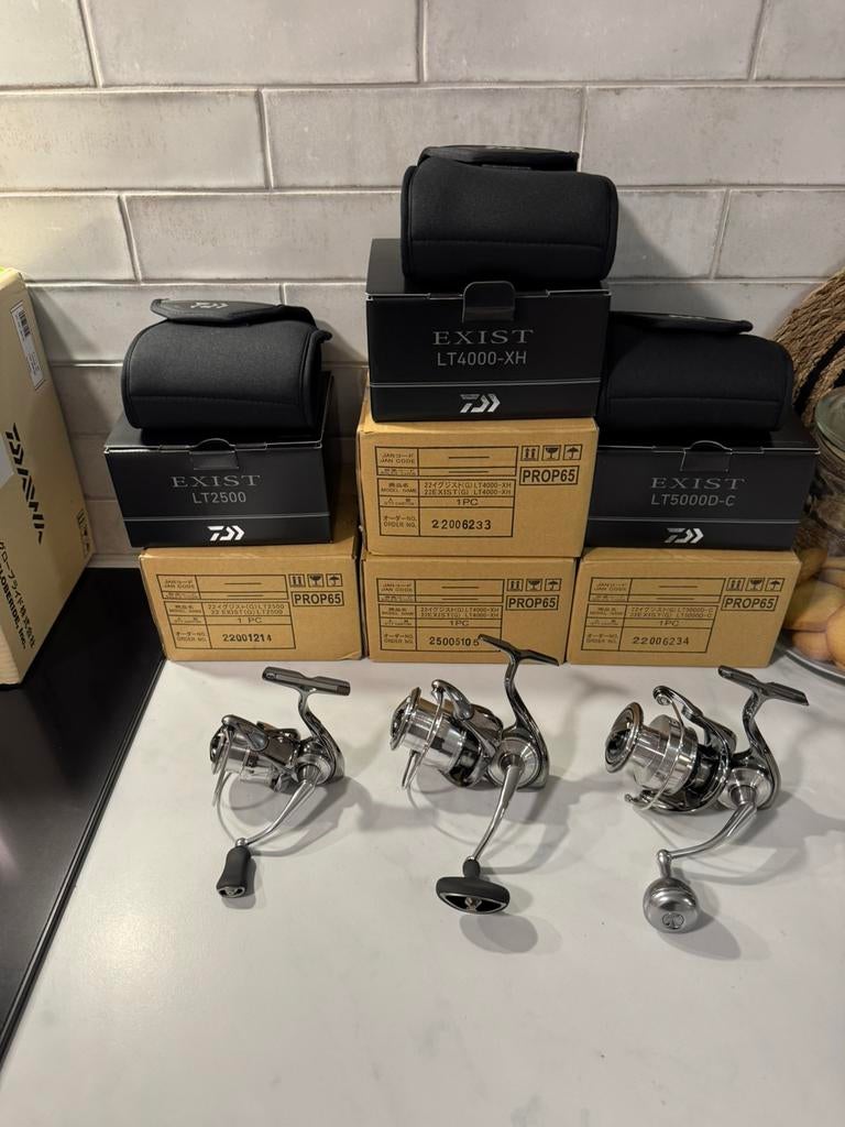 nieuwe daiwa exist 4000  molens toppers ! made in japan !!, Watersport en Boten, Ophalen of Verzenden, Nieuw, Molen