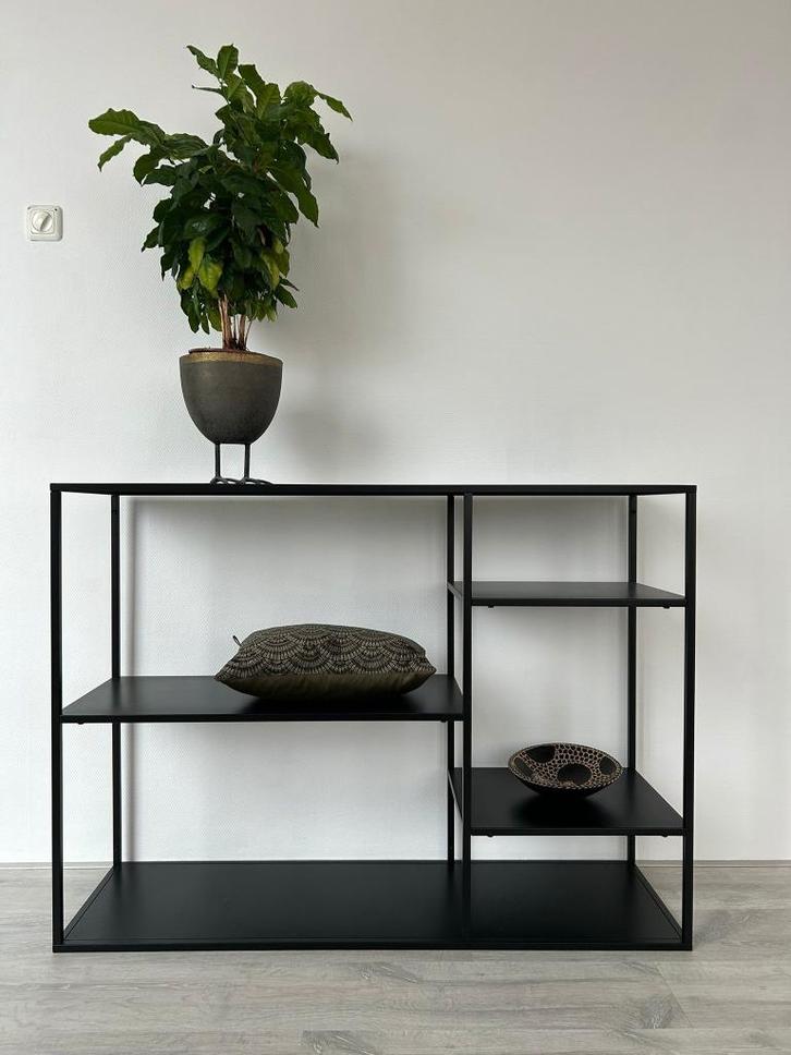 WOOOD Exclusive June Bijzettafel - Metaal zwart, Huis en Inrichting, Tafels | Sidetables, Gebruikt, 25 tot 50 cm, 100 tot 150 cm
