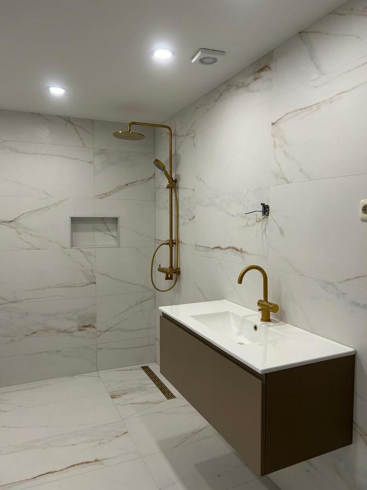 Renovatie van Badkamer en Toilet, Huis en Inrichting, Badkamer | Complete badkamers, Zo goed als nieuw, Ophalen