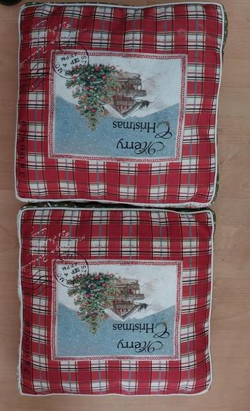 2 Kerst Sierkussens - Plaid met Kerstafbeelding beschikbaar voor biedingen