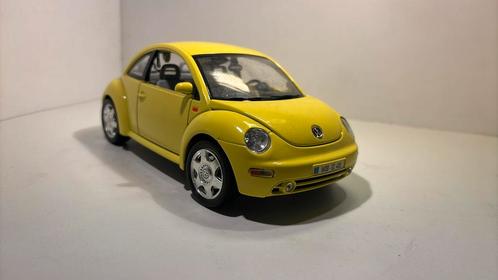 Volkswagen new beetle Bburago 1.18, Hobby en Vrije tijd, Modelauto's | 1:18, Zo goed als nieuw, Bburago, Ophalen of Verzenden