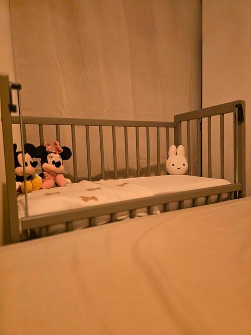 Co sleeper met wieltjes en Aerosleep matras+hoes 94x44cm, Kinderen en Baby's, Babywiegjes en Ledikanten, Zo goed als nieuw, Ledikant