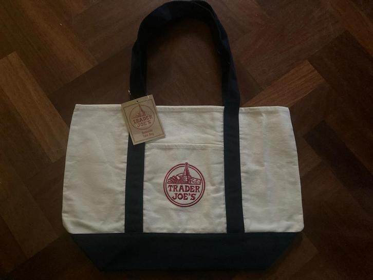 Trader Joe’s tote bag + paper bag., Sieraden, Tassen en Uiterlijk, Tassen | Rugtassen, Nieuw, Overige merken, 25 tot 40 cm, 30 tot 45 cm