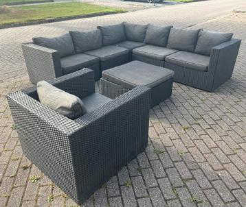 Mooie grote Loungeset ‘ beschikbaar voor biedingen