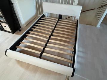Bed met lattenbodem L200 x B150 beschikbaar voor biedingen