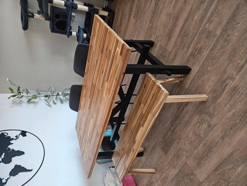 Skogsta tafel en zitbankje + 2 grijze stoelen, Huis en Inrichting, Complete inboedels, Ophalen